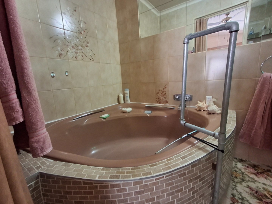 3 Bedroom Property for Sale in Sinoville Gauteng