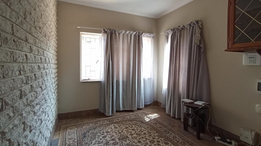 4 Bedroom Property for Sale in Waterkloof Ridge Gauteng