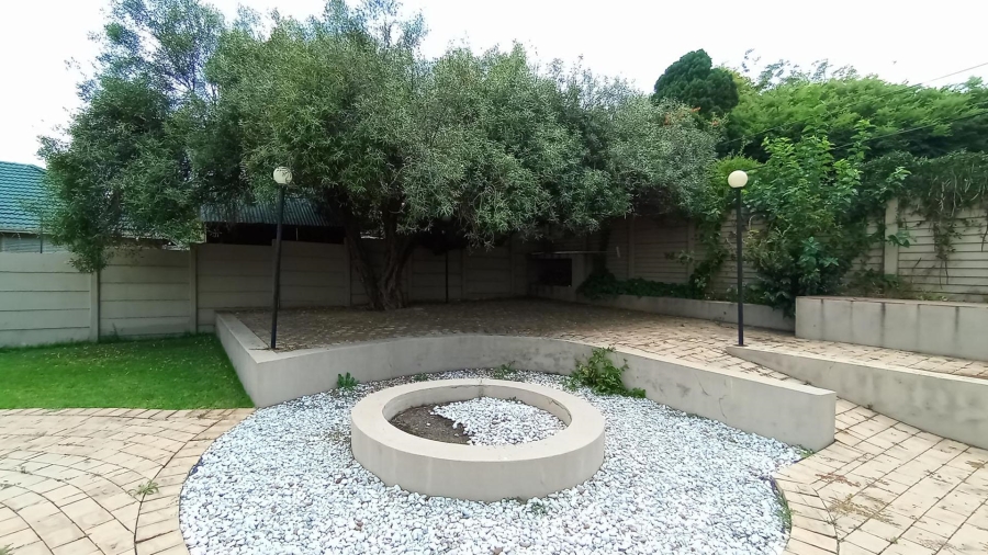 4 Bedroom Property for Sale in Waterkloof Ridge Gauteng