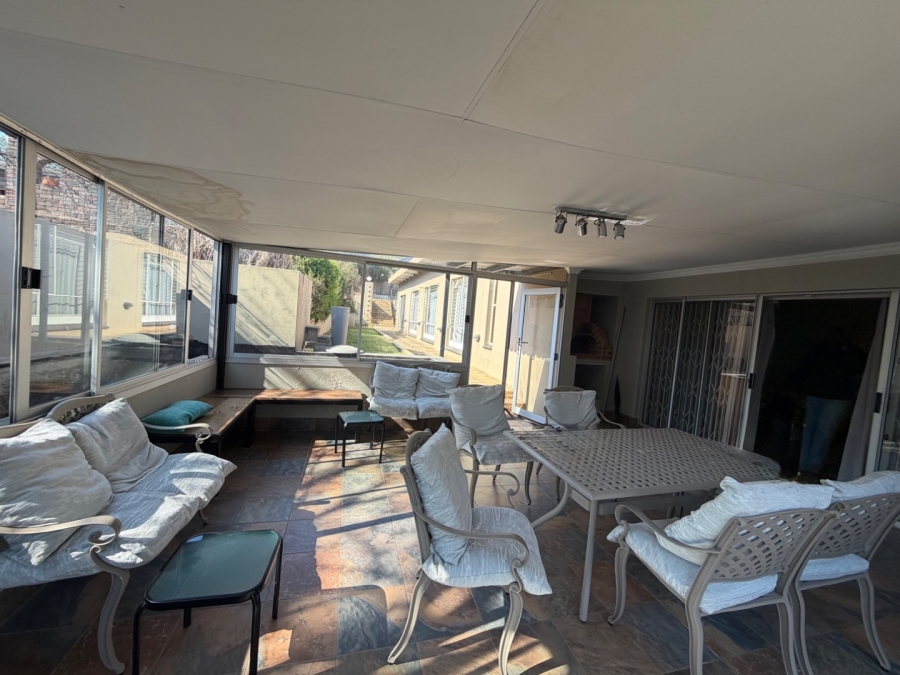 5 Bedroom Property for Sale in Waterkloof Ridge Gauteng