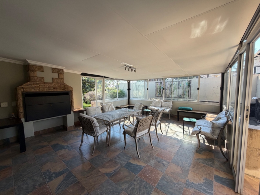 5 Bedroom Property for Sale in Waterkloof Ridge Gauteng