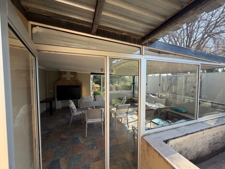 5 Bedroom Property for Sale in Waterkloof Ridge Gauteng