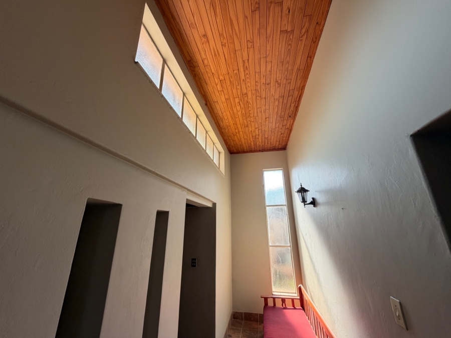 5 Bedroom Property for Sale in Waterkloof Ridge Gauteng