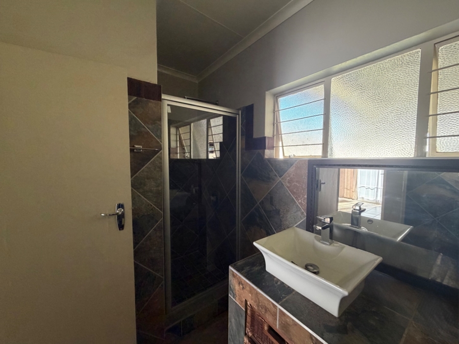 5 Bedroom Property for Sale in Waterkloof Ridge Gauteng