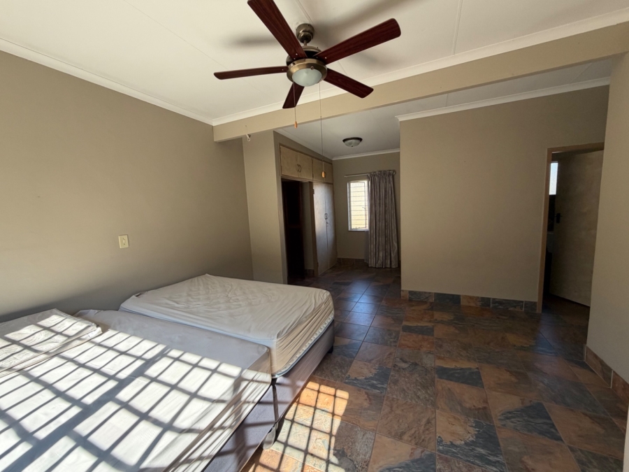 5 Bedroom Property for Sale in Waterkloof Ridge Gauteng