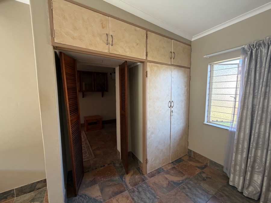 5 Bedroom Property for Sale in Waterkloof Ridge Gauteng