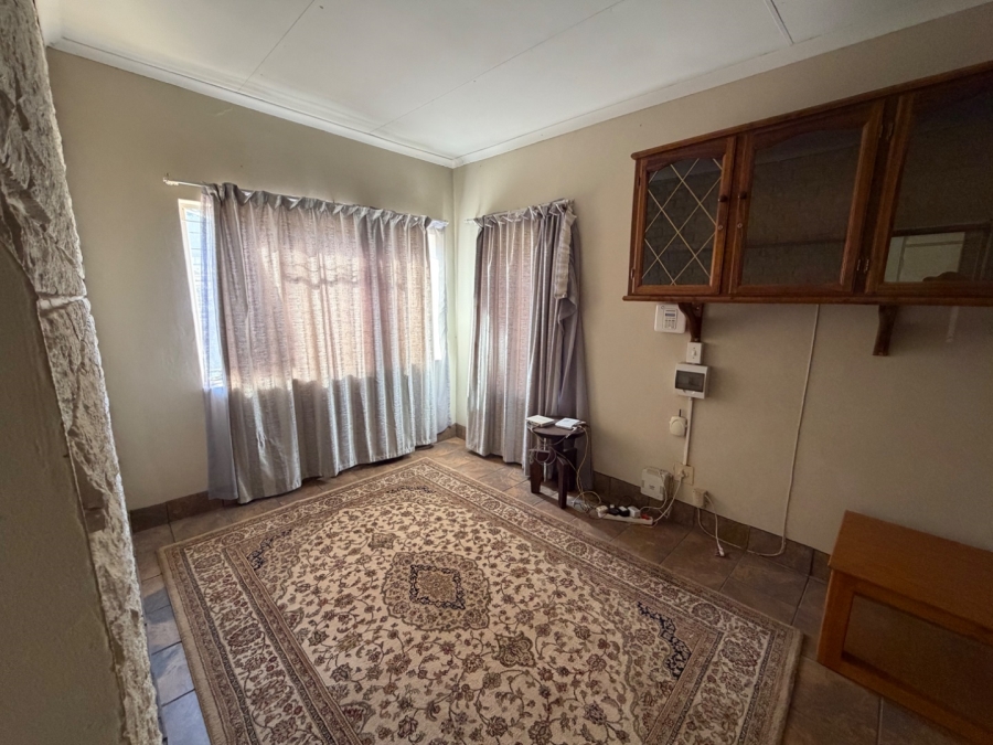 5 Bedroom Property for Sale in Waterkloof Ridge Gauteng