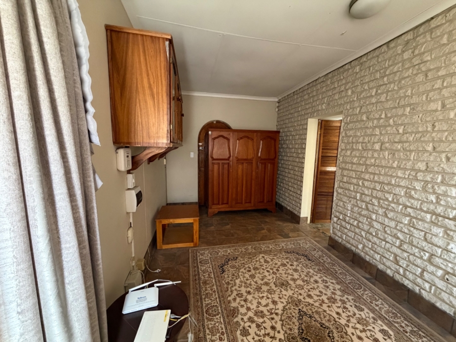 5 Bedroom Property for Sale in Waterkloof Ridge Gauteng