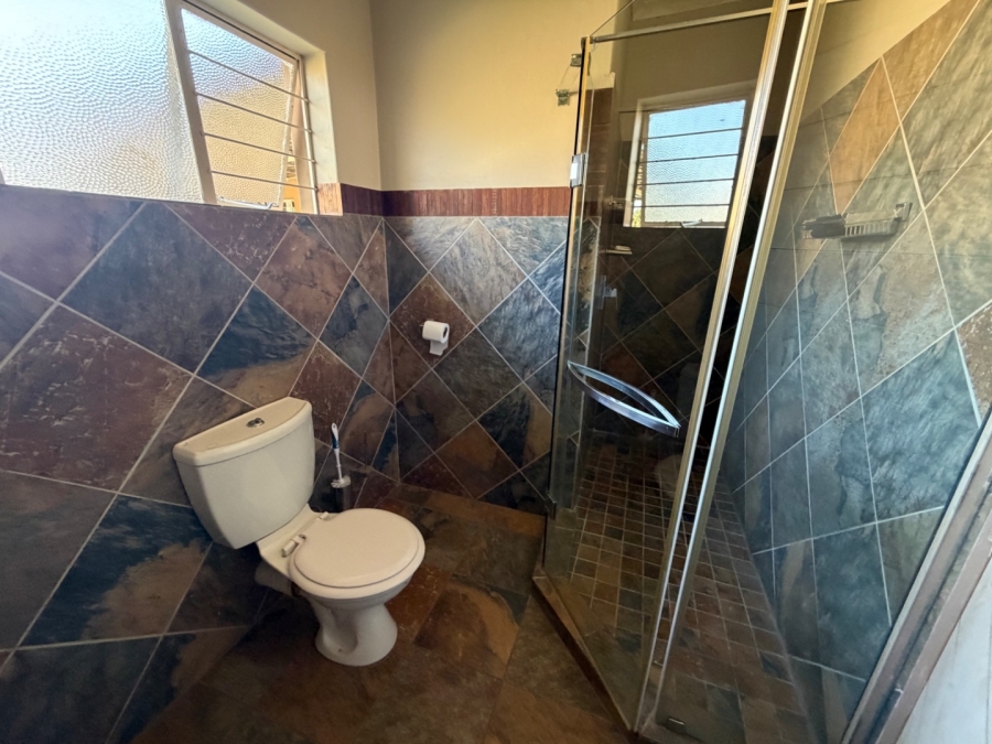 5 Bedroom Property for Sale in Waterkloof Ridge Gauteng