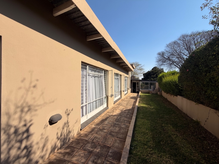 5 Bedroom Property for Sale in Waterkloof Ridge Gauteng