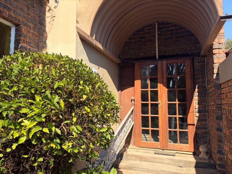 5 Bedroom Property for Sale in Waterkloof Ridge Gauteng