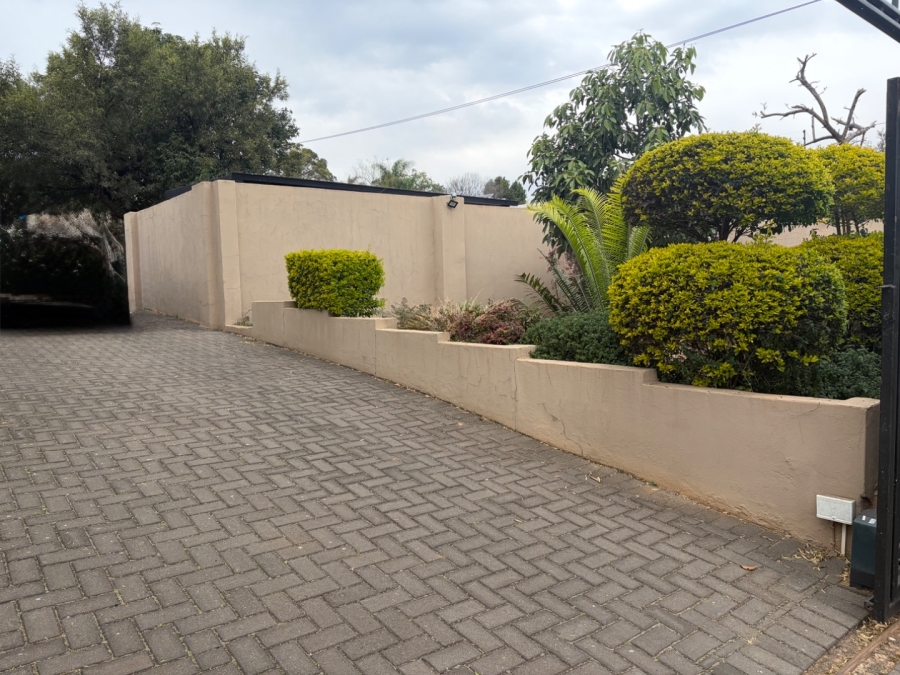 5 Bedroom Property for Sale in Waterkloof Ridge Gauteng