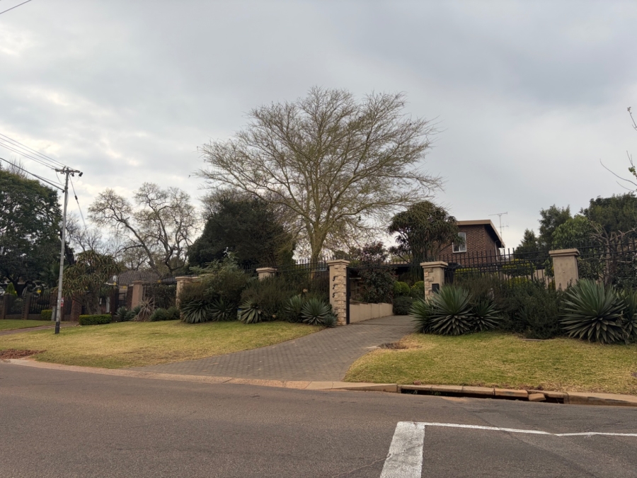 5 Bedroom Property for Sale in Waterkloof Ridge Gauteng