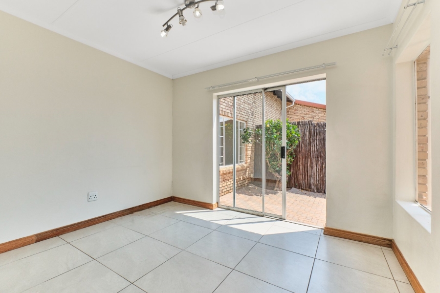 To Let 3 Bedroom Property for Rent in Allens Nek Gauteng