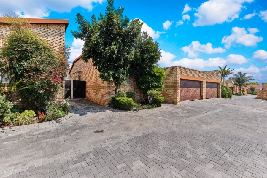 To Let 3 Bedroom Property for Rent in Allens Nek Gauteng