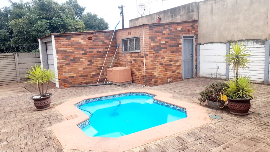 2 Bedroom Property for Sale in Vanderbijlpark CW 2 Gauteng
