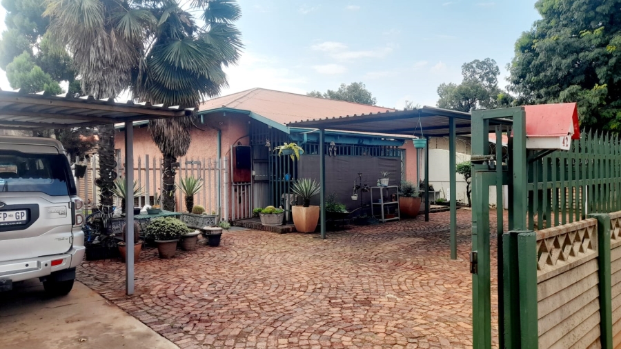 2 Bedroom Property for Sale in Vanderbijlpark CW 2 Gauteng