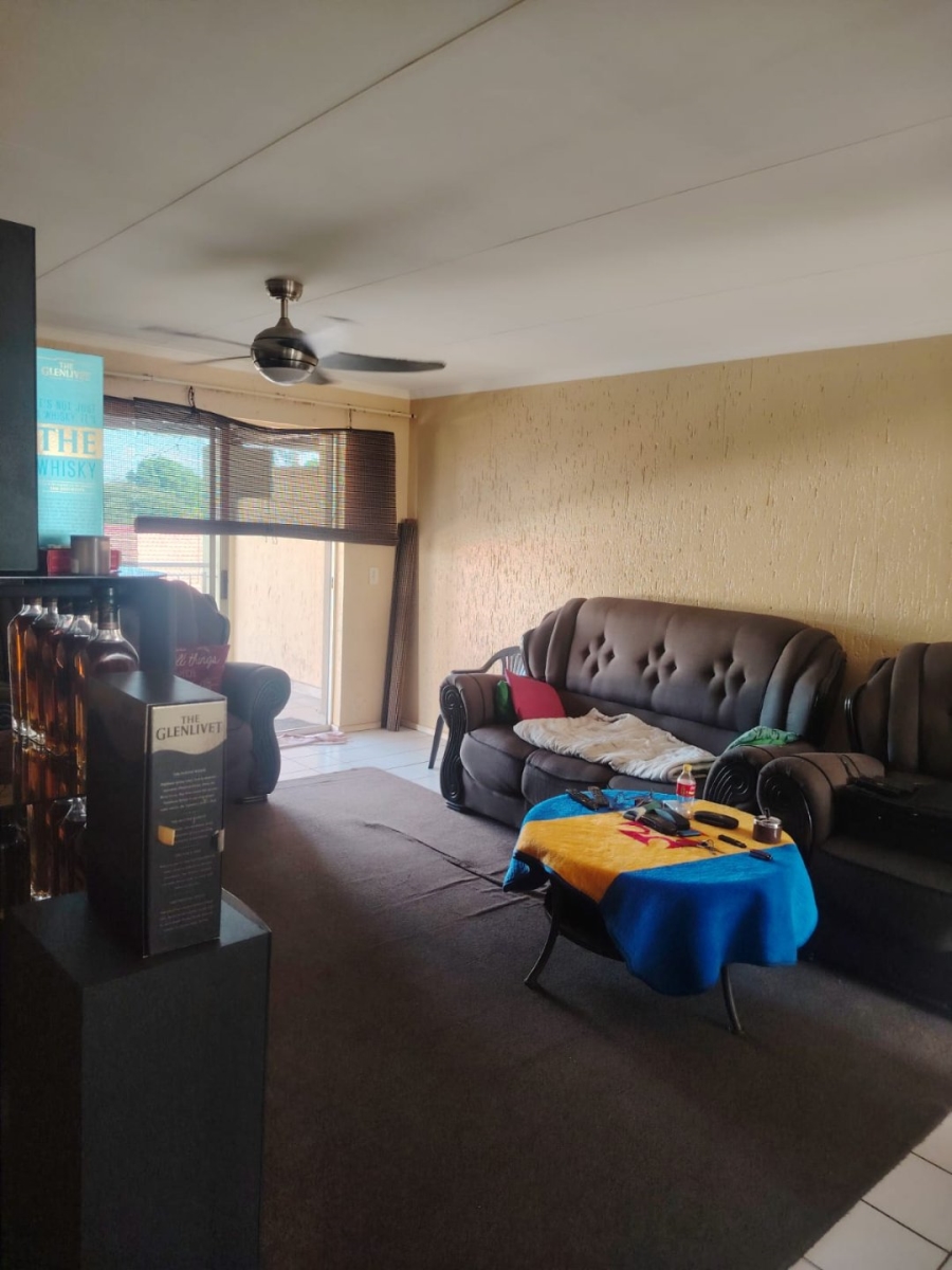 2 Bedroom Property for Sale in Vanderbijlpark SW 5 Gauteng