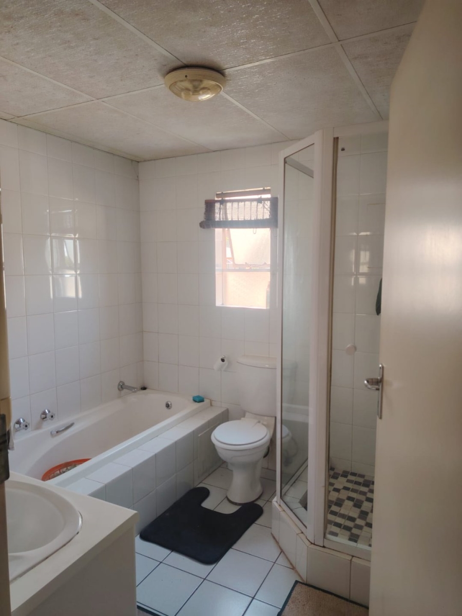2 Bedroom Property for Sale in Vanderbijlpark SW 5 Gauteng