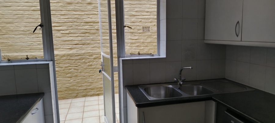 To Let 2 Bedroom Property for Rent in River Club Gauteng