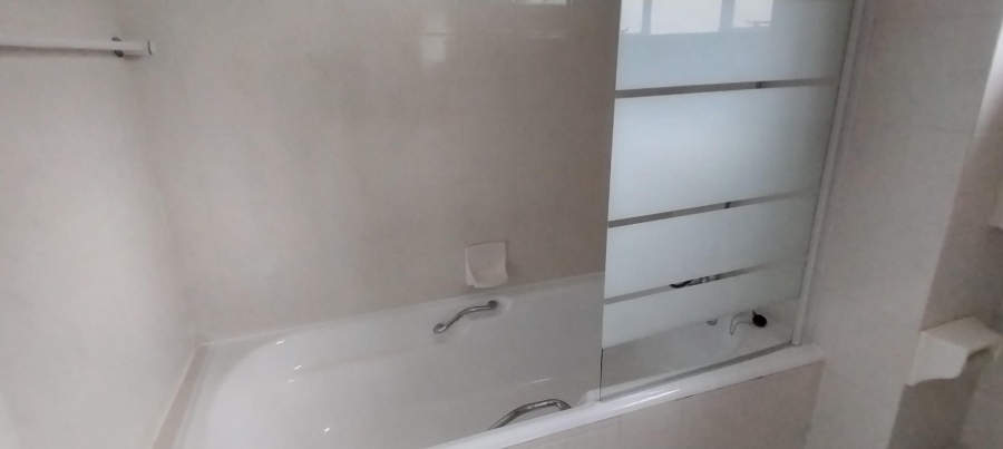 To Let 2 Bedroom Property for Rent in River Club Gauteng