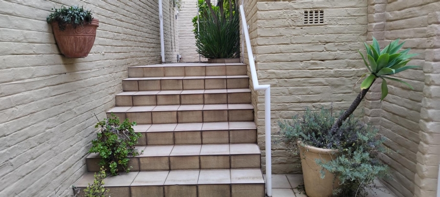 To Let 2 Bedroom Property for Rent in River Club Gauteng