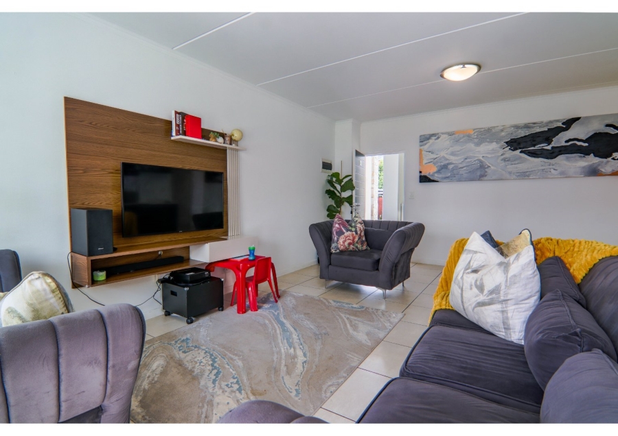 To Let 3 Bedroom Property for Rent in Greenstone Hill Gauteng