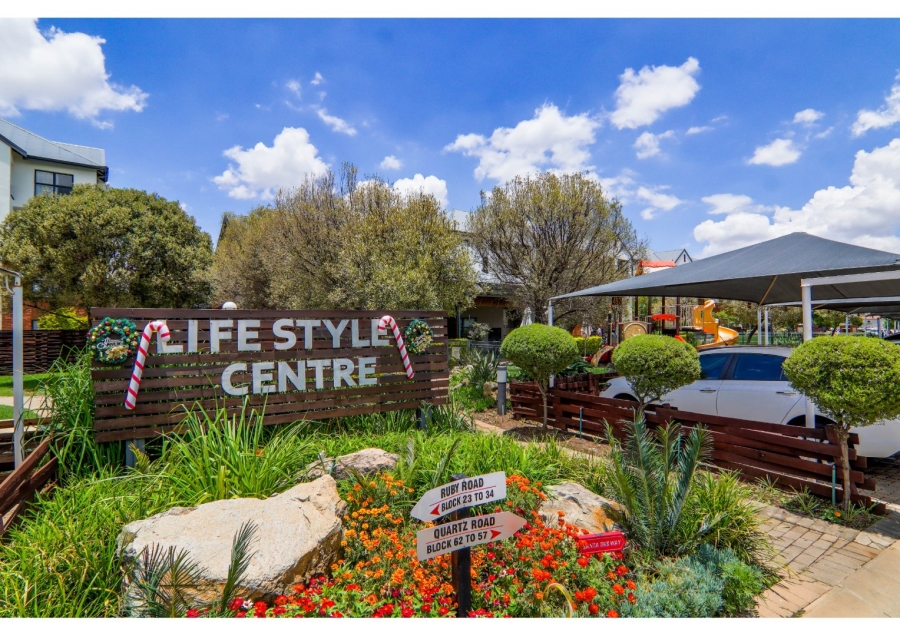 To Let 3 Bedroom Property for Rent in Greenstone Hill Gauteng