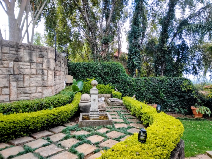 To Let 4 Bedroom Property for Rent in Waterkloof Ridge Gauteng