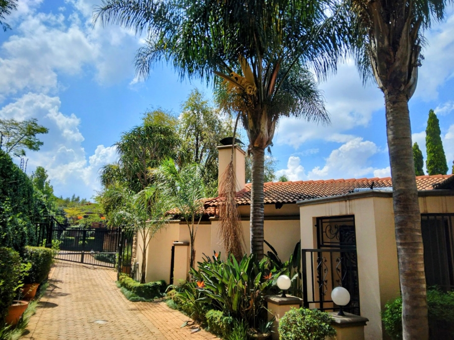 To Let 4 Bedroom Property for Rent in Waterkloof Ridge Gauteng