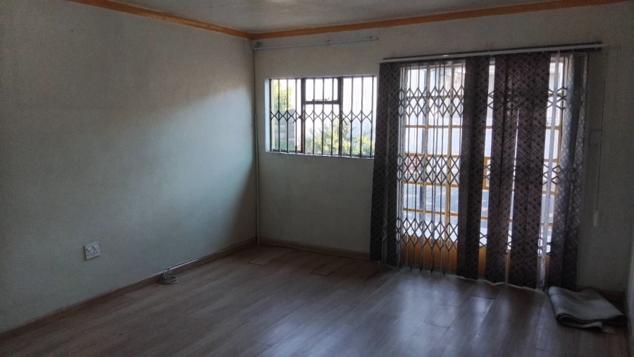 To Let 1 Bedroom Property for Rent in Elandspark Gauteng
