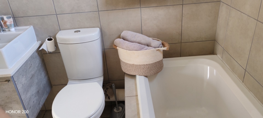 4 Bedroom Property for Sale in Monavoni Gauteng