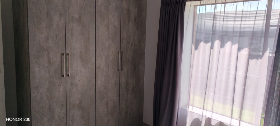 4 Bedroom Property for Sale in Monavoni Gauteng