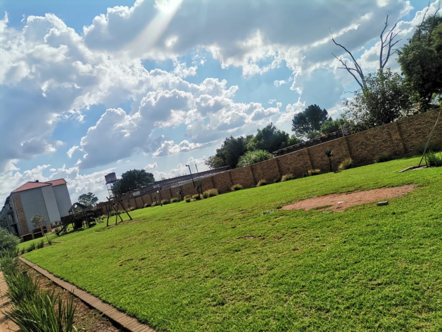4 Bedroom Property for Sale in Monavoni Gauteng
