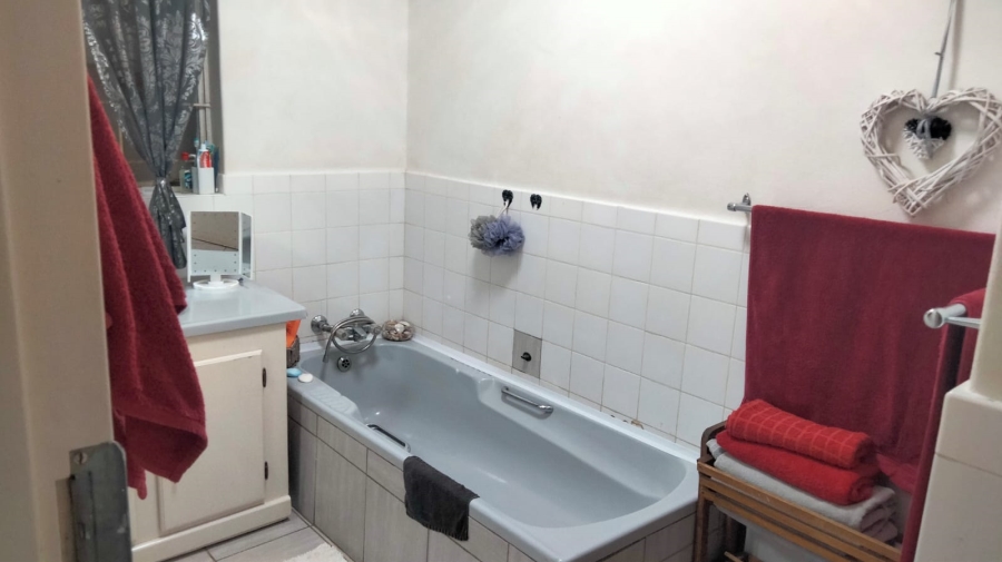 3 Bedroom Property for Sale in Valhalla Gauteng
