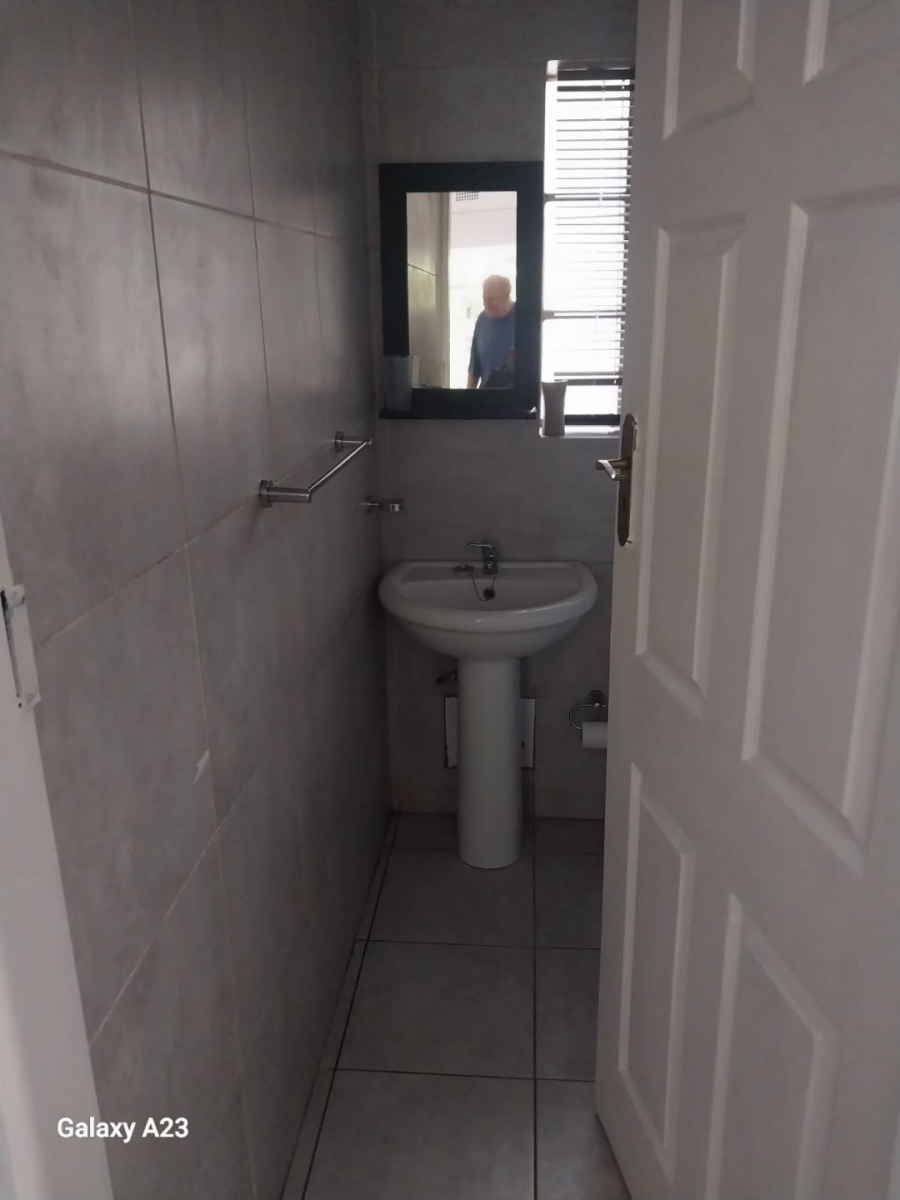 To Let 1 Bedroom Property for Rent in Sandton Central Gauteng