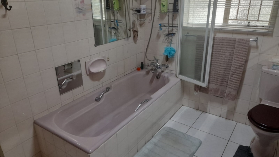 3 Bedroom Property for Sale in Vanderbijlpark SE 7 Gauteng