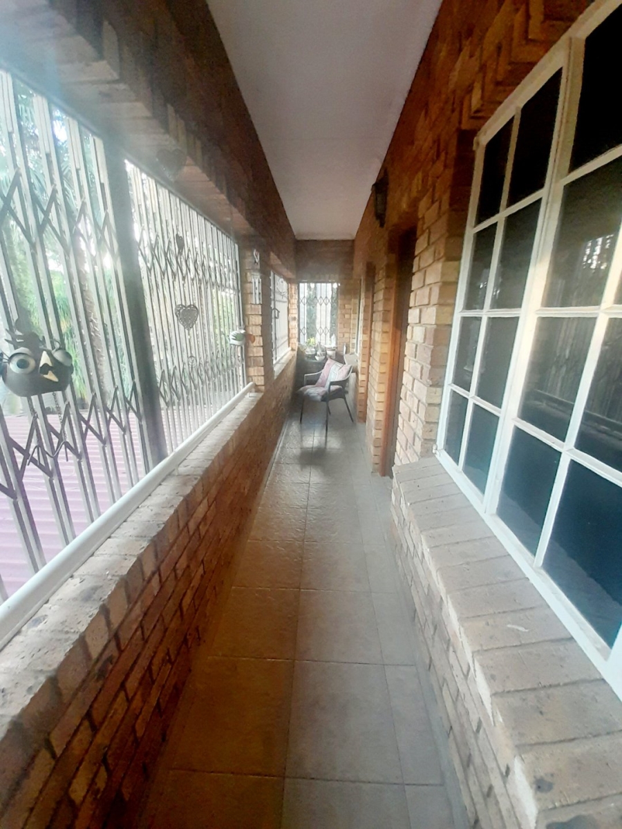 5 Bedroom Property for Sale in Lyttelton Manor Gauteng