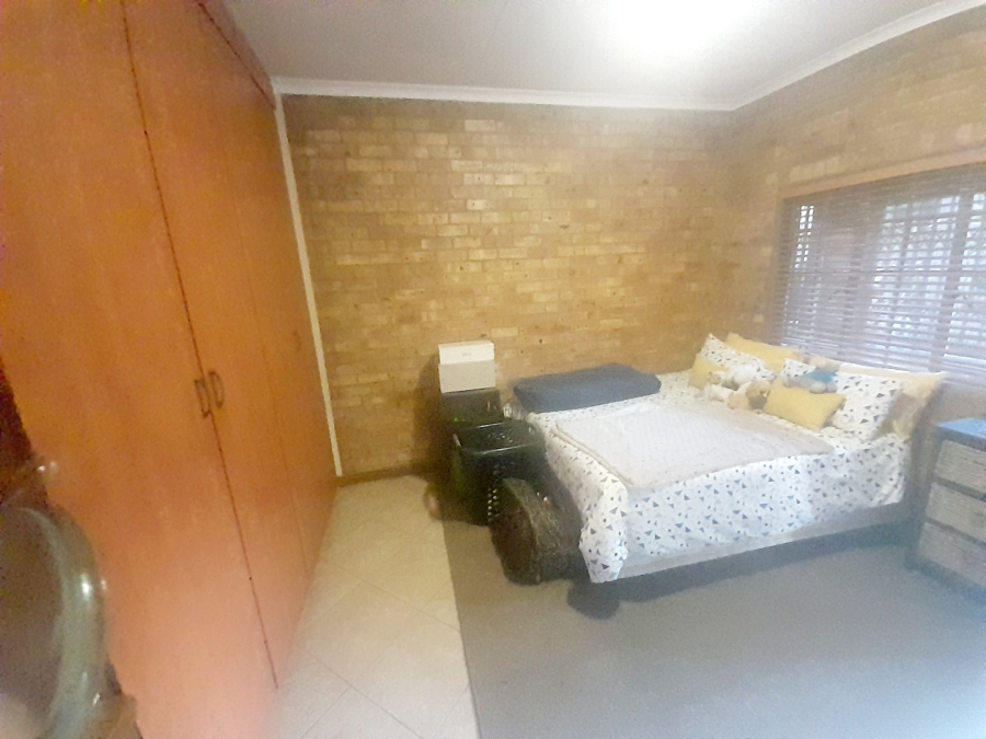 5 Bedroom Property for Sale in Lyttelton Manor Gauteng