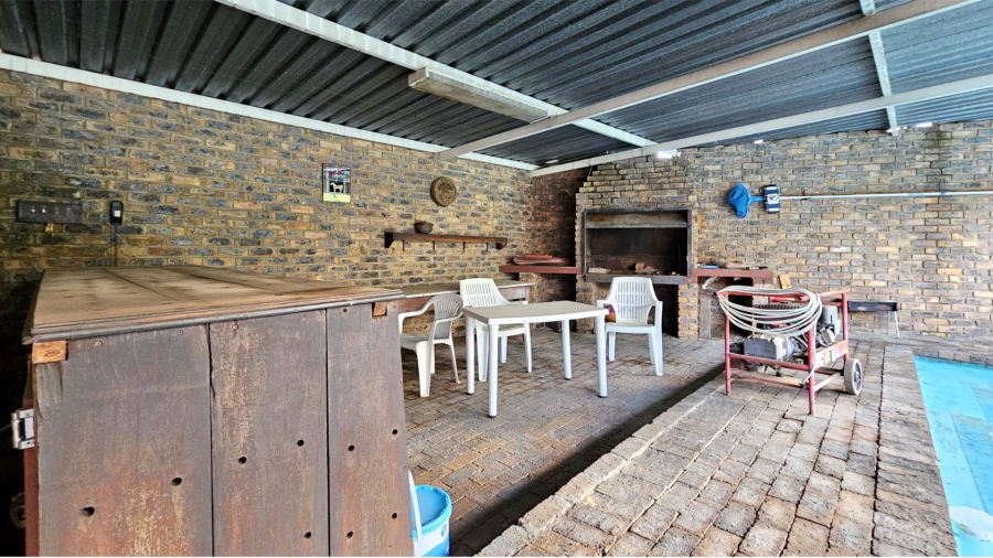 3 Bedroom Property for Sale in Falcon Ridge Gauteng