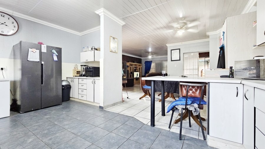 3 Bedroom Property for Sale in Falcon Ridge Gauteng