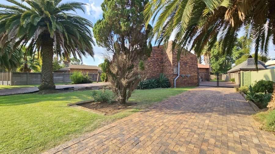 3 Bedroom Property for Sale in Falcon Ridge Gauteng