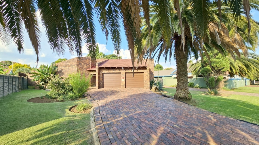 3 Bedroom Property for Sale in Falcon Ridge Gauteng