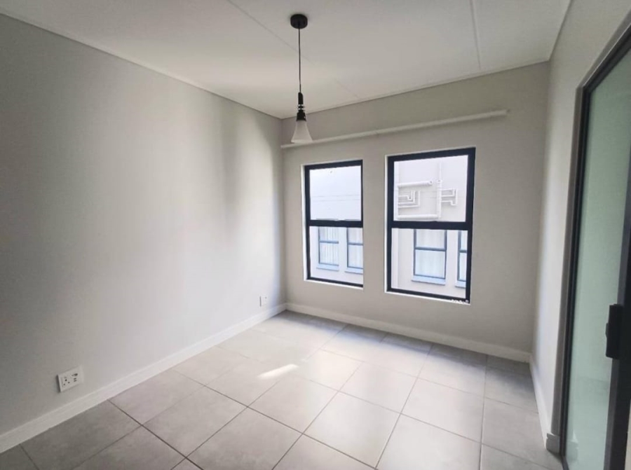 To Let 2 Bedroom Property for Rent in Waterfall Gauteng