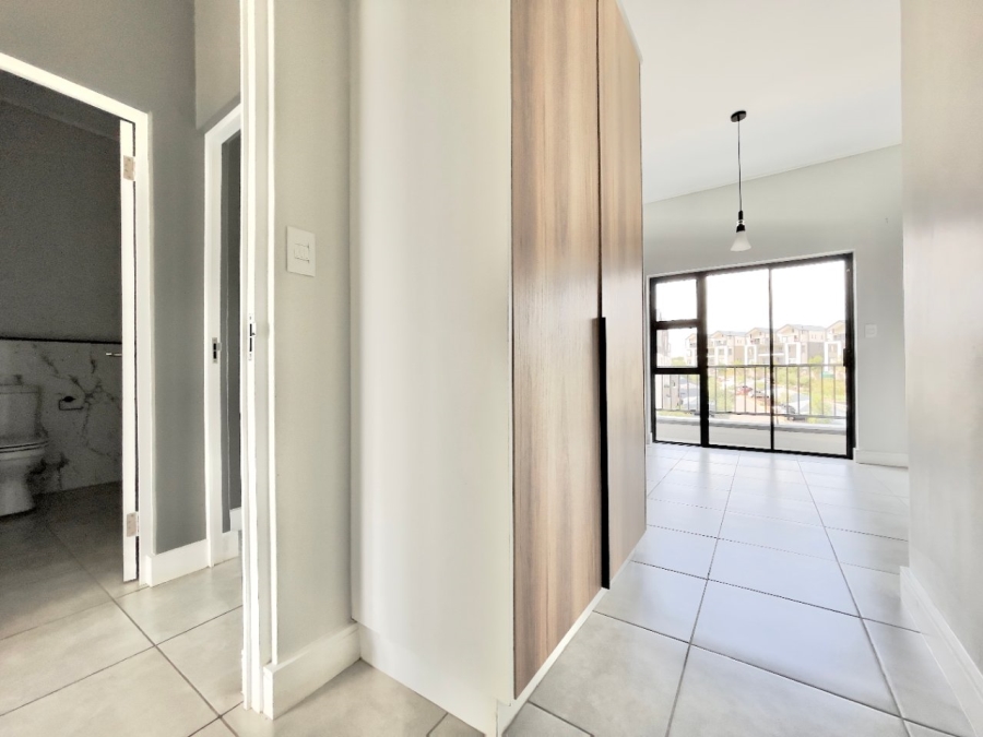 To Let 2 Bedroom Property for Rent in Waterfall Gauteng