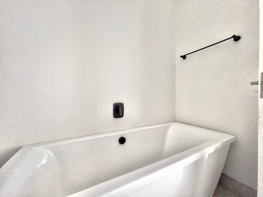 To Let 2 Bedroom Property for Rent in Waterfall Gauteng