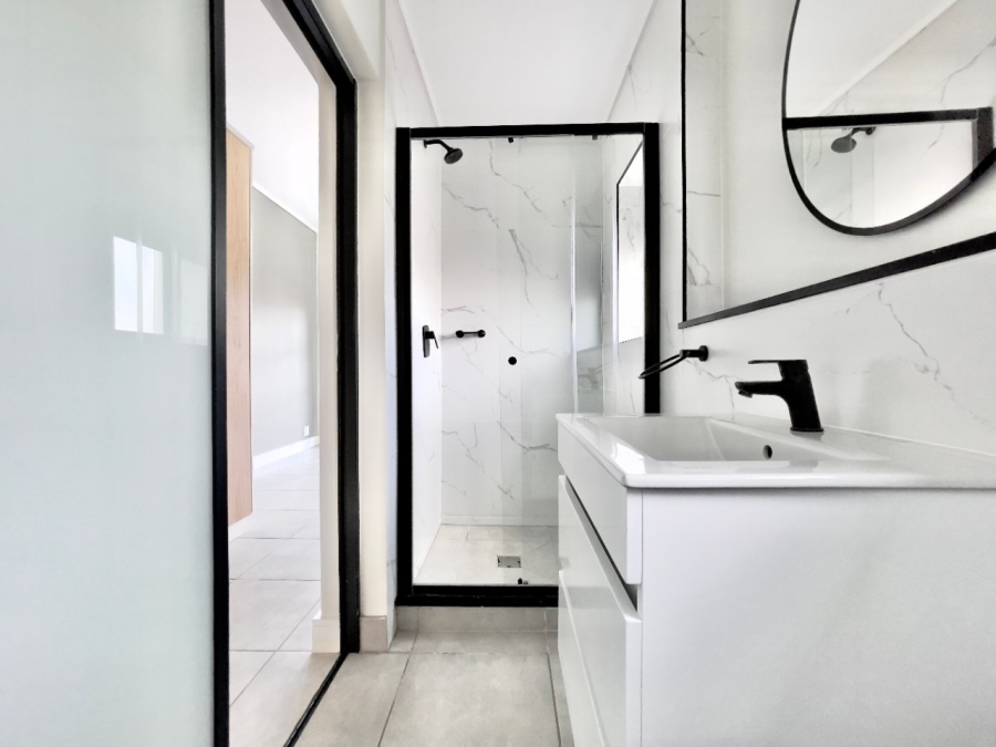 To Let 2 Bedroom Property for Rent in Waterfall Gauteng