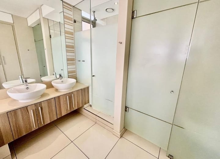 To Let 2 Bedroom Property for Rent in Rosebank Gauteng