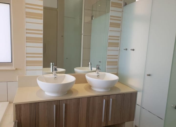 To Let 2 Bedroom Property for Rent in Rosebank Gauteng