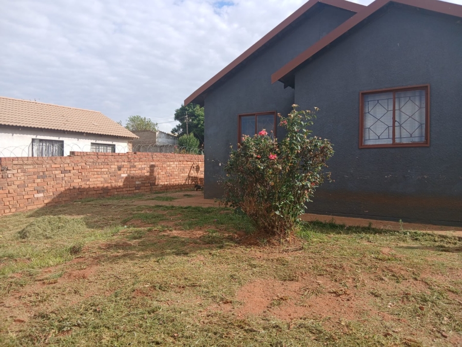 3 Bedroom Property for Sale in Lenasia South Gauteng